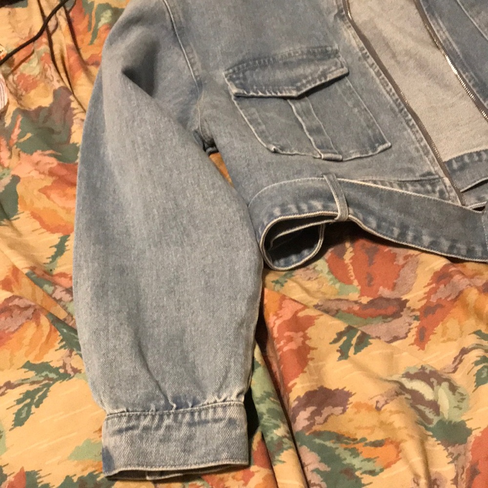 Light jean jacket - Picture 2 of 6